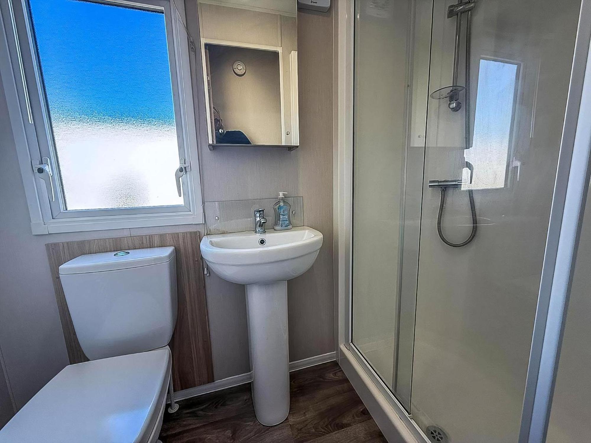 Beautiful 6 Berth Caravan, Nearby Beach In Suffolk Ref 68016Bs Lowestoft Exteriér fotografie