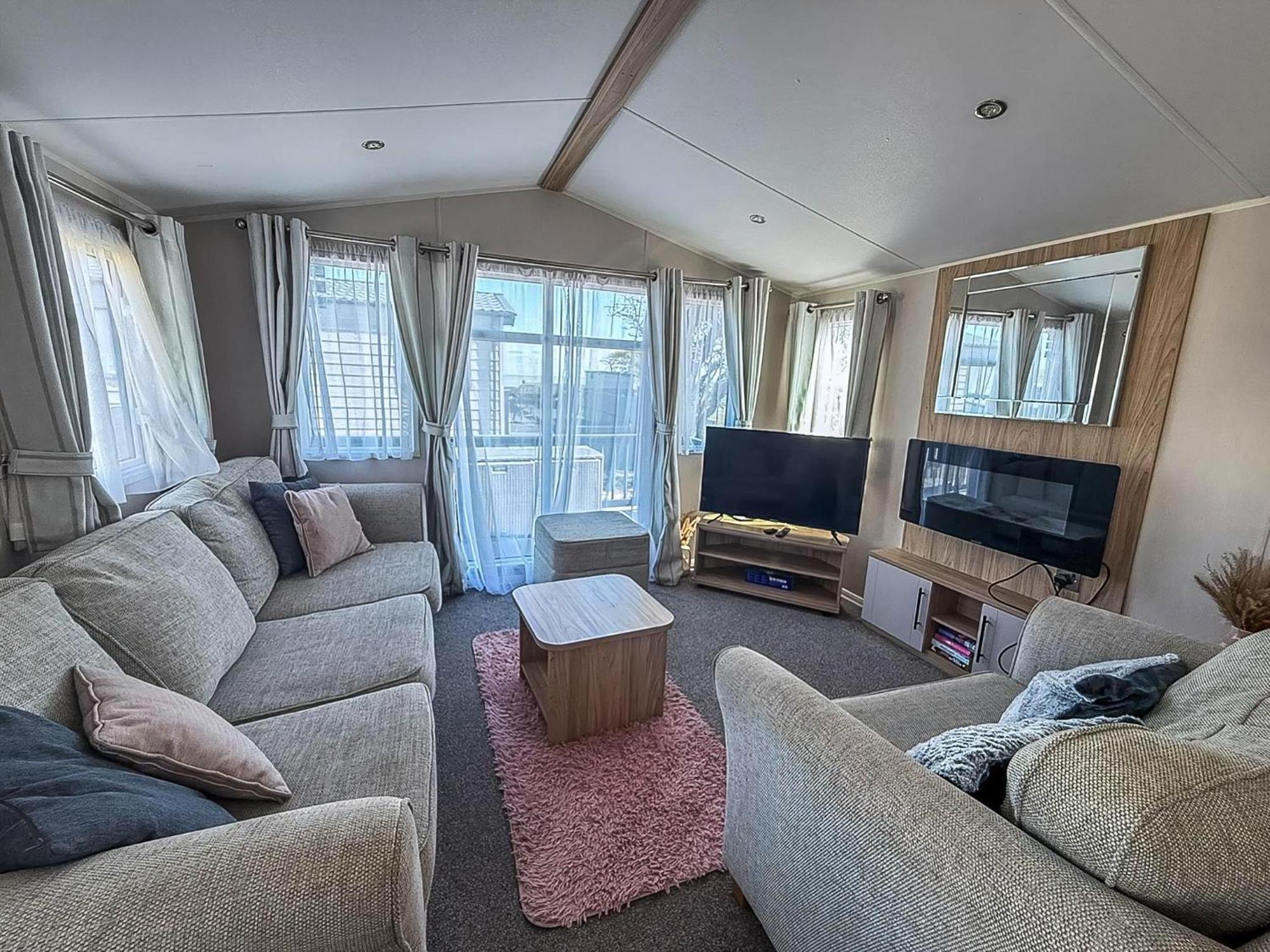 Beautiful 6 Berth Caravan, Nearby Beach In Suffolk Ref 68016Bs Lowestoft Exteriér fotografie